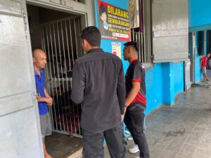 Sambang Blok Hunian Wisma Dahlia Staf KPLP Cek Kebersihan Kamar