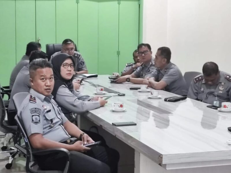 Kalapas Curup Bersama Ka UPT Kanwil Kumham Bengkulu Ikuti Monev CMS